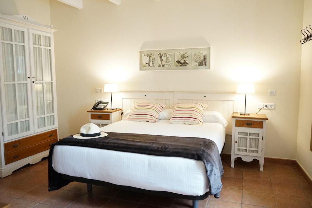 Hotel Es Mercadal Luaran gambar