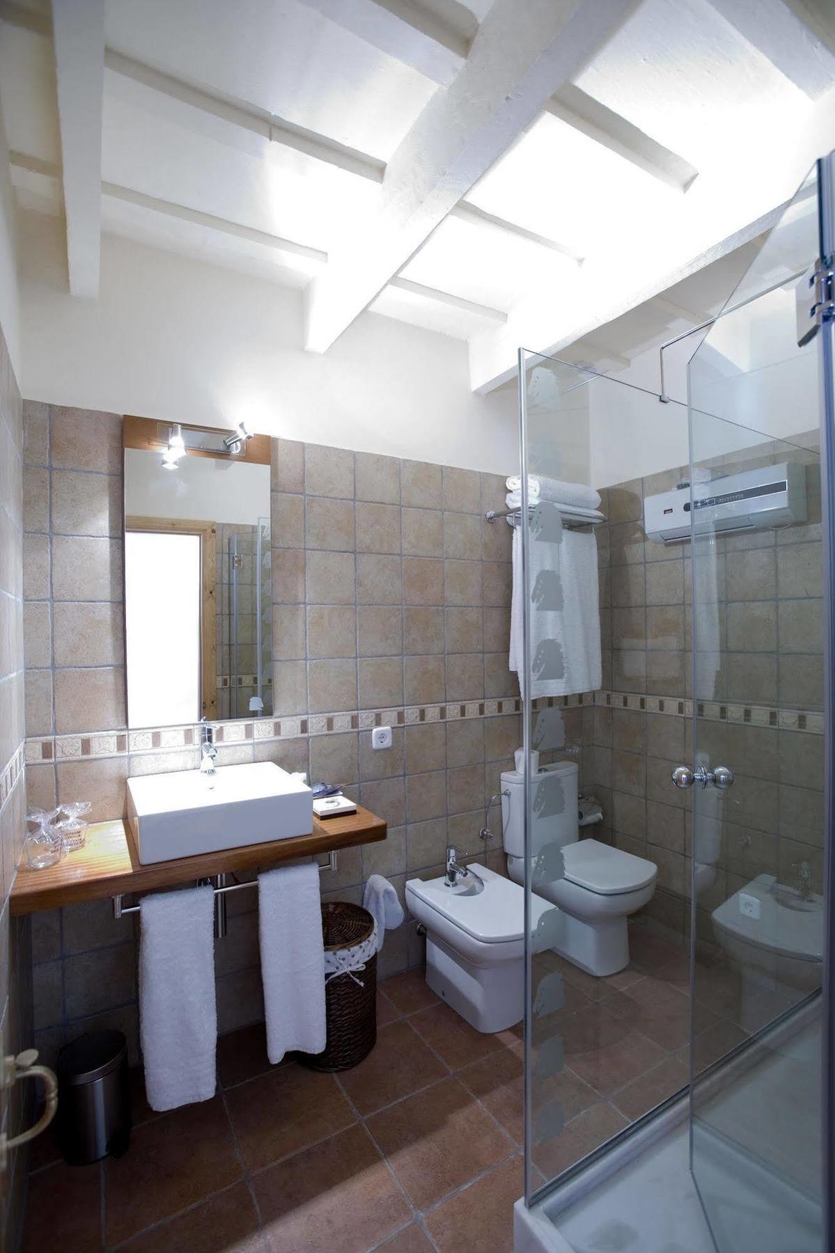 Hotel Es Mercadal Luaran gambar
