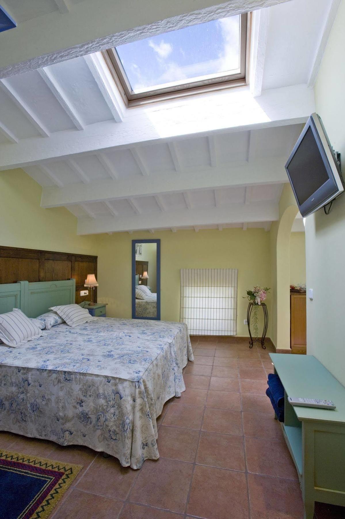 Hotel Es Mercadal Luaran gambar