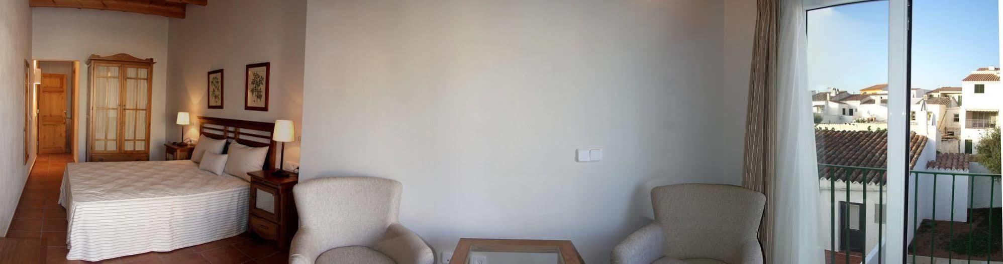 Hotel Es Mercadal Luaran gambar